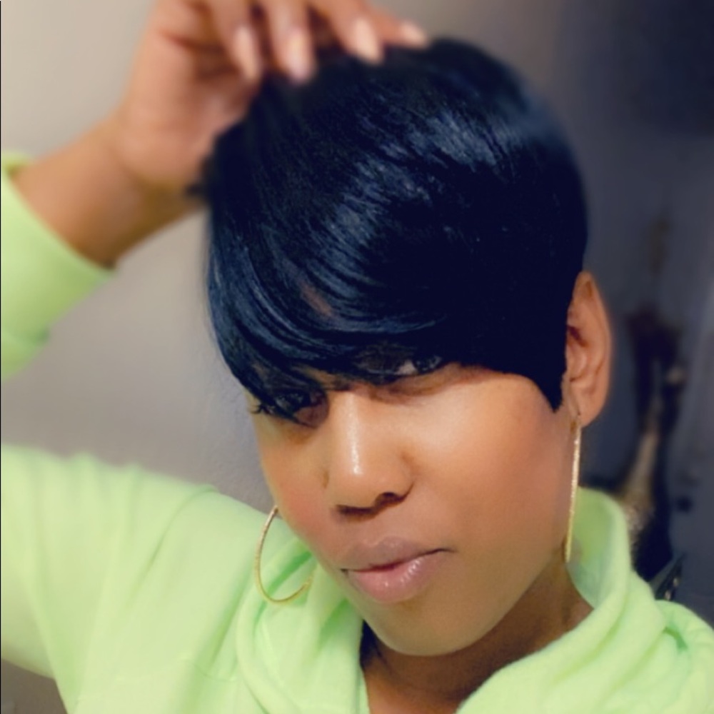 Meet your Posher, Malika